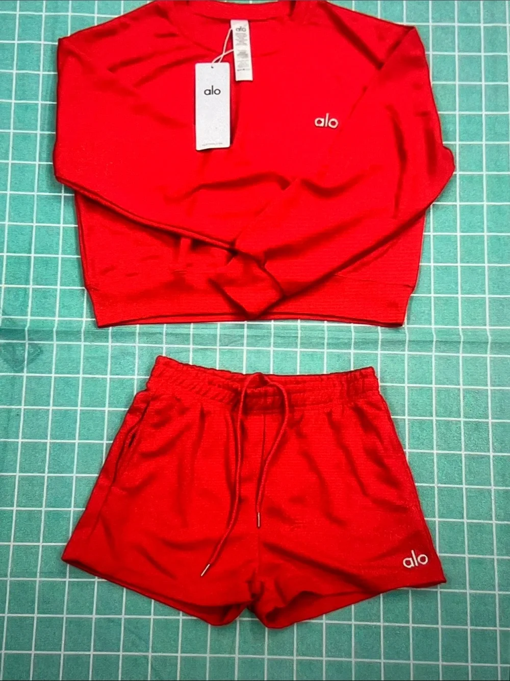 ALO Yoga Red Crewneck Top with White Logo Women’s Set Size S